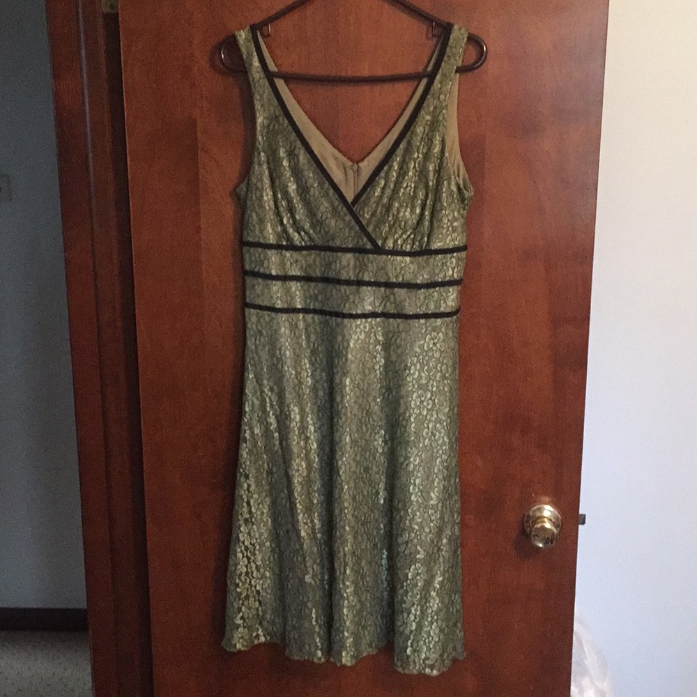 Lace v-neck dress